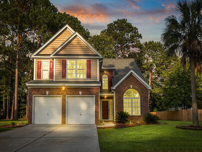 Photo 1 of 23 : 126 Thousand Oaks Circle