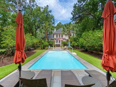 Photo 1 of 25 : 3171 Pignatelli Crescent