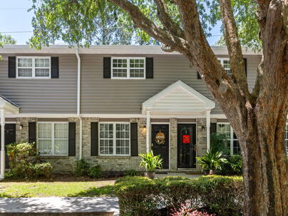 Photo 1 of 25 : 507 Stinson Drive, #E8