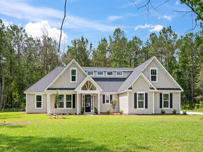 Photo 1 of 25 : Home on Butterfly Lane