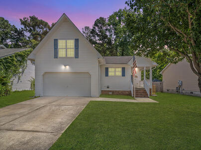 Photo 1 of 25 : 5052 Hidden Forest Lane
