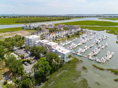 Photo 1 of 25 : 1608 Marsh Harbor Lane, #C