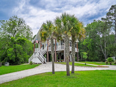 Photo 1 of 25 : 1064 Blackbear Drive