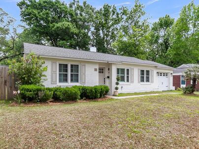 Photo 1 of 25 : 5028 Victoria Avenue