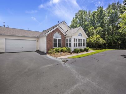 Photo 1 of 25 : 128 Ashley Villa Circle, #C