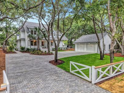 Photo 1 of 25 : 2524 Goldbug Avenue