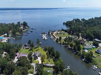 Photo 1 of 25 : 113 Grandview Court