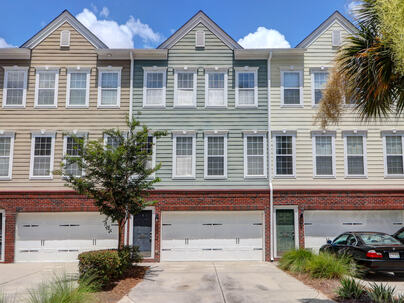 Photo 1 of 25 : 3456 Claremont Street