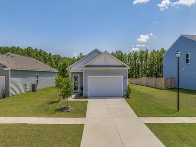 Photo 1 of 25 : 256 Phoenix Drive