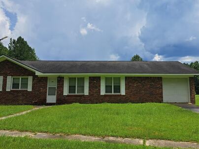 Photo 1 of 11 : 279 Circle Drive