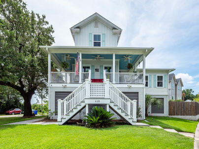 Photo 1 of 25 : 4195 St Johns Avenue