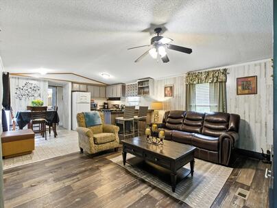 Photo 1 of 25 : 175 Koger Drive