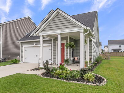 Photo 1 of 25 : 160 Greenbelt Court