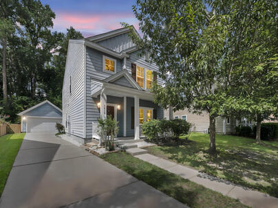 Photo 1 of 25 : 1617 Sparkleberry Lane