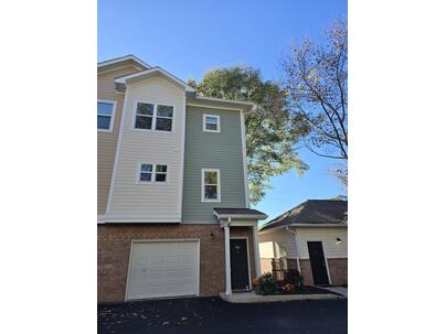 Photo 1 of 25 : 1755 Central Park Road, #9107