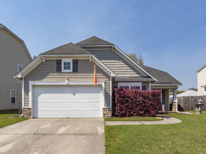 Photo 1 of 25 : 8217 Little Sydneys Way