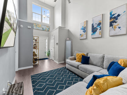 Photo 1 of 19 : 2421 Scholar Lane