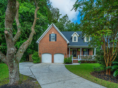 Photo 1 of 25 : 8631 Woodland Walk