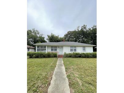 Photo 1 of 15 : 1924 Georgianna Drive