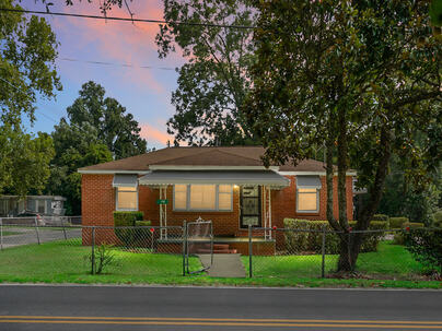 Photo 1 of 25 : 174 Roosevelt Drive