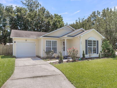 Photo 1 of 25 : 300 Burton Court