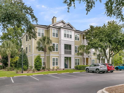 Photo 1 of 25 : 1833 Chatelain Way