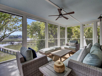 Photo 1 of 25 : 3984 Gift Boulevard