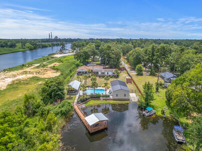 Photo 1 of 25 : 126 Fire Lane