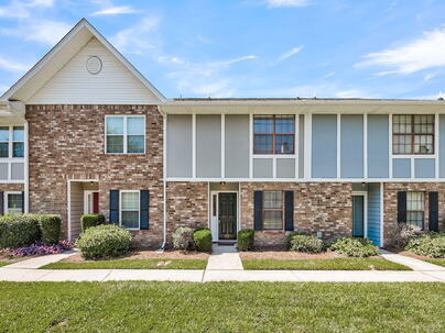 Photo 1 of 25 : 2912 Oxford Place