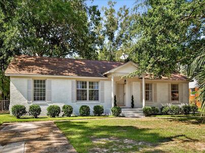 Photo 1 of 25 : 3452 Plaza Lane