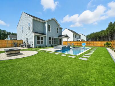 Photo 1 of 25 : 1351 Homecoming Boulevard