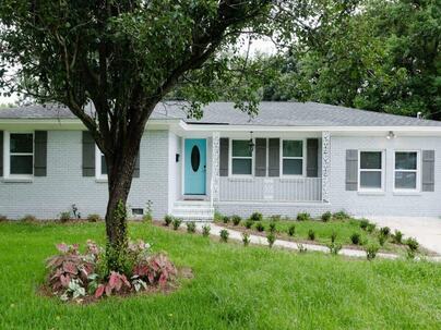 Photo 1 of 25 : 5917 Hagood Avenue