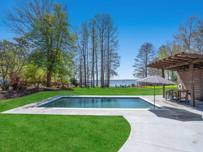 Photo 1 of 25 : 1129 Duboise Drive