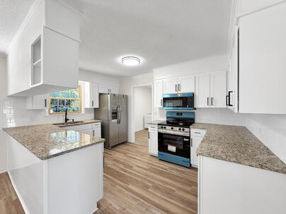 Photo 1 of 25 : 392 Fanfare Lane