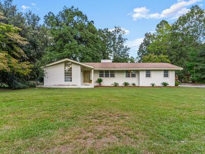 Photo 1 of 25 : 1420 Tolly Ganly Circle