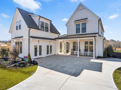 Photo 1 of 17 : 473 Yellow House Place