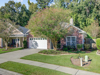 Photo 1 of 25 : 107 Garden Grove Drive