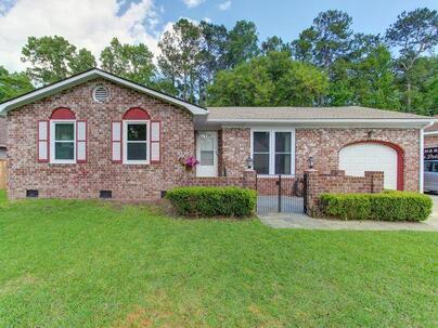 Photo 1 of 13 : 107 Tall Pines Road