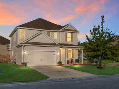 Photo 1 of 25 : 121 Triple Crown Road