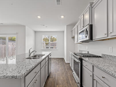 Photo 1 of 25 : 186 Cloverleaf Street