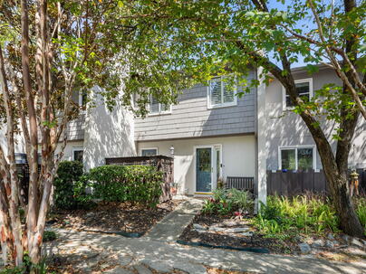 Photo 1 of 17 : 1205 Ventura Place