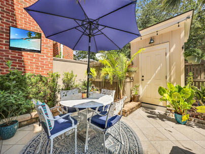 Photo 1 of 25 : 1629 Grey Marsh Road