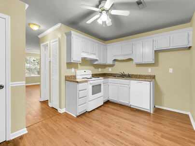 Photo 1 of 25 : 6239 Lucille Drive Drive, #17-D