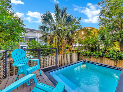 Photo 1 of 25 : 4005 Cameron Boulevard