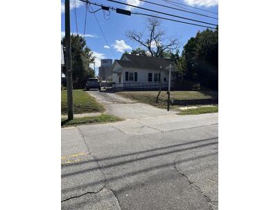 Photo 1 of 25 : 1110 Whitman