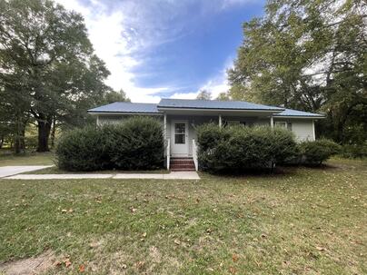 Photo 1 of 8 : 141 Lakewood Drive