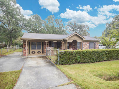 Photo 1 of 25 : 208 Mary Scott Drive