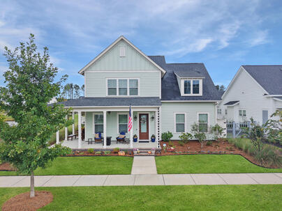 Photo 1 of 25 : 663 Blueway Avenue