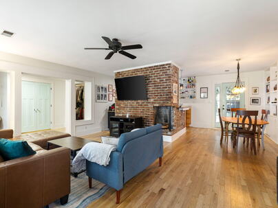 Photo 1 of 25 : 12 Stratford Road