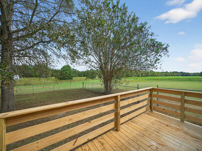 Photo 1 of 23 : 643 Main Street